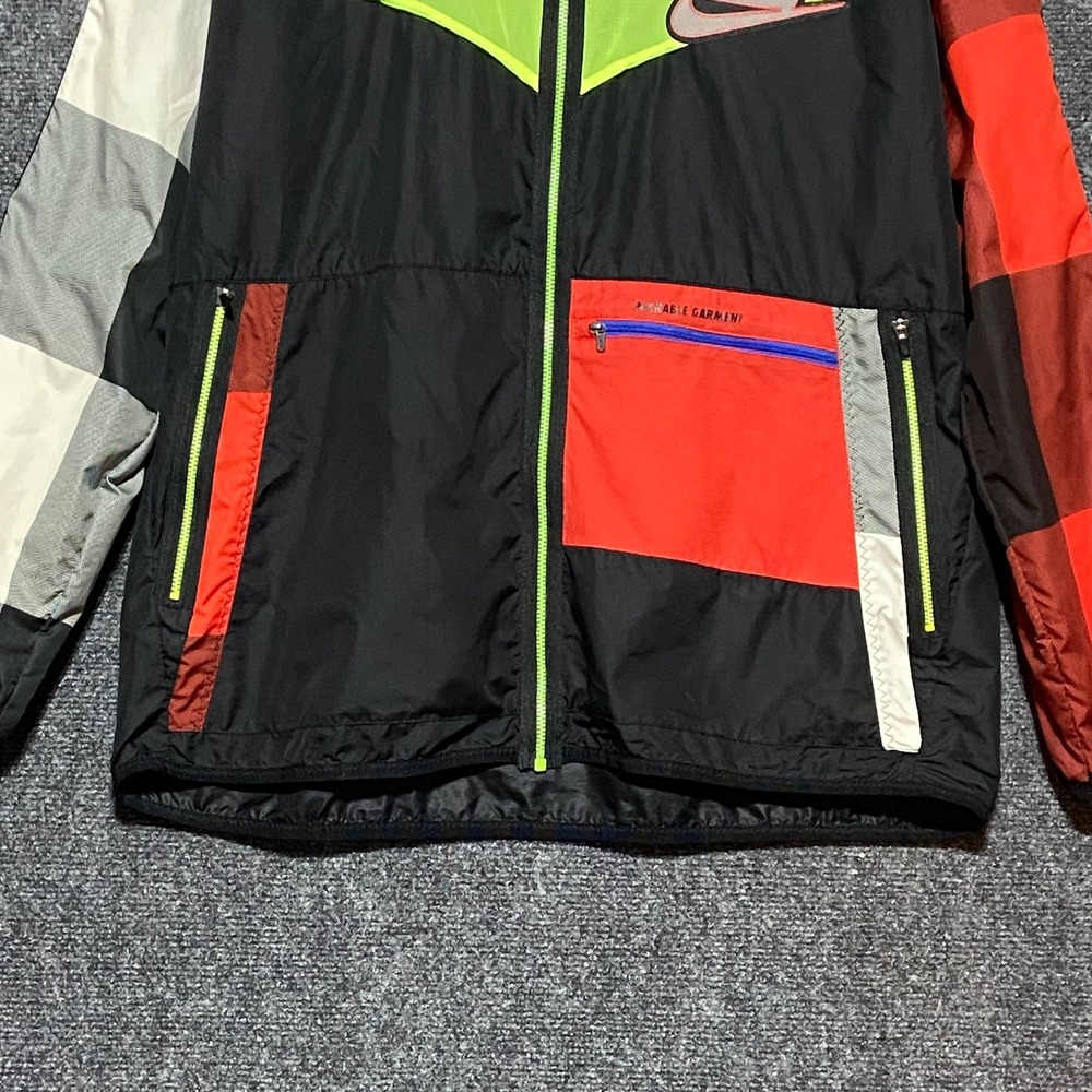 Nike Wild Run Windrunner Packable Windbreaker Hoo… - image 4